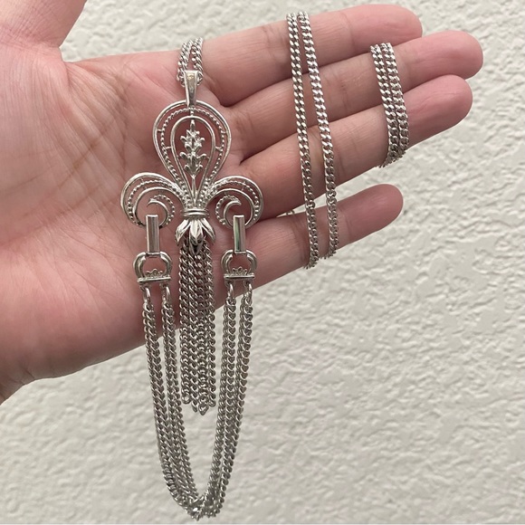 70s SARAH COVENTRY Grecian Silver-tone Fleur De Lis Tassel Draped Chain Necklace - Picture 2 of 14